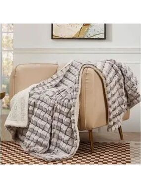 **Royal Luxe** Reversible Micromink to Faux-Sherpa Tie-Dye Throw, 50" x 60" NWT